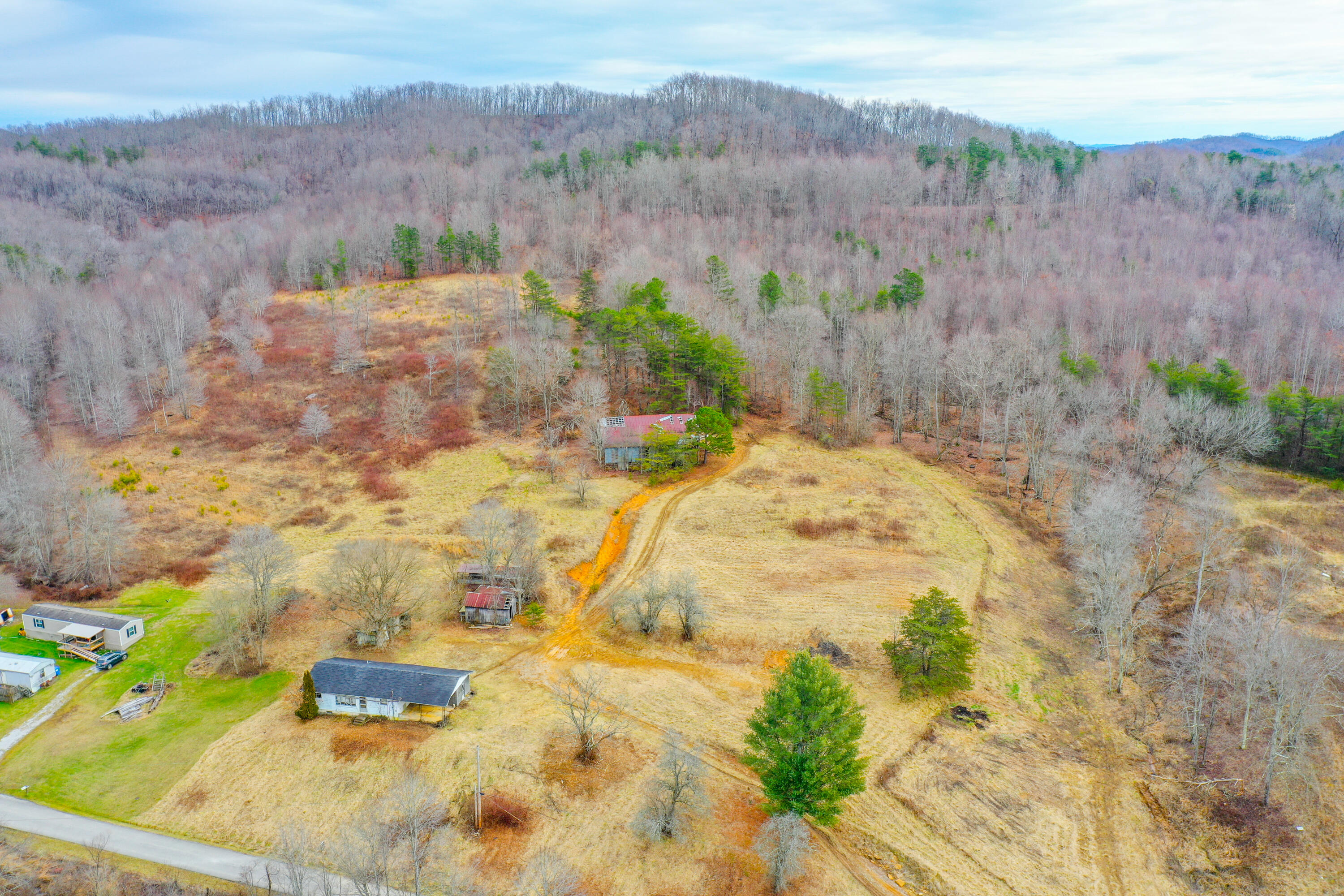 1763 Burnett Road London, KY 40744 - Photo 36 of 92 org_e9c5b874708c6556_1706643810000-HDR