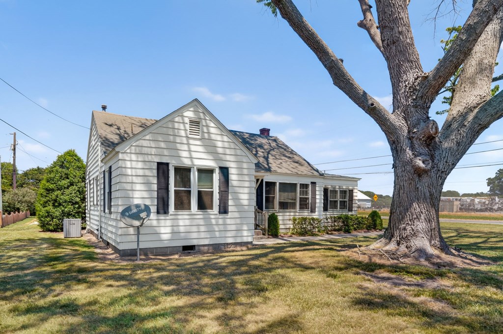 19080 Greenbush Road Parksley, VA 23421 - Photo 4 of 30