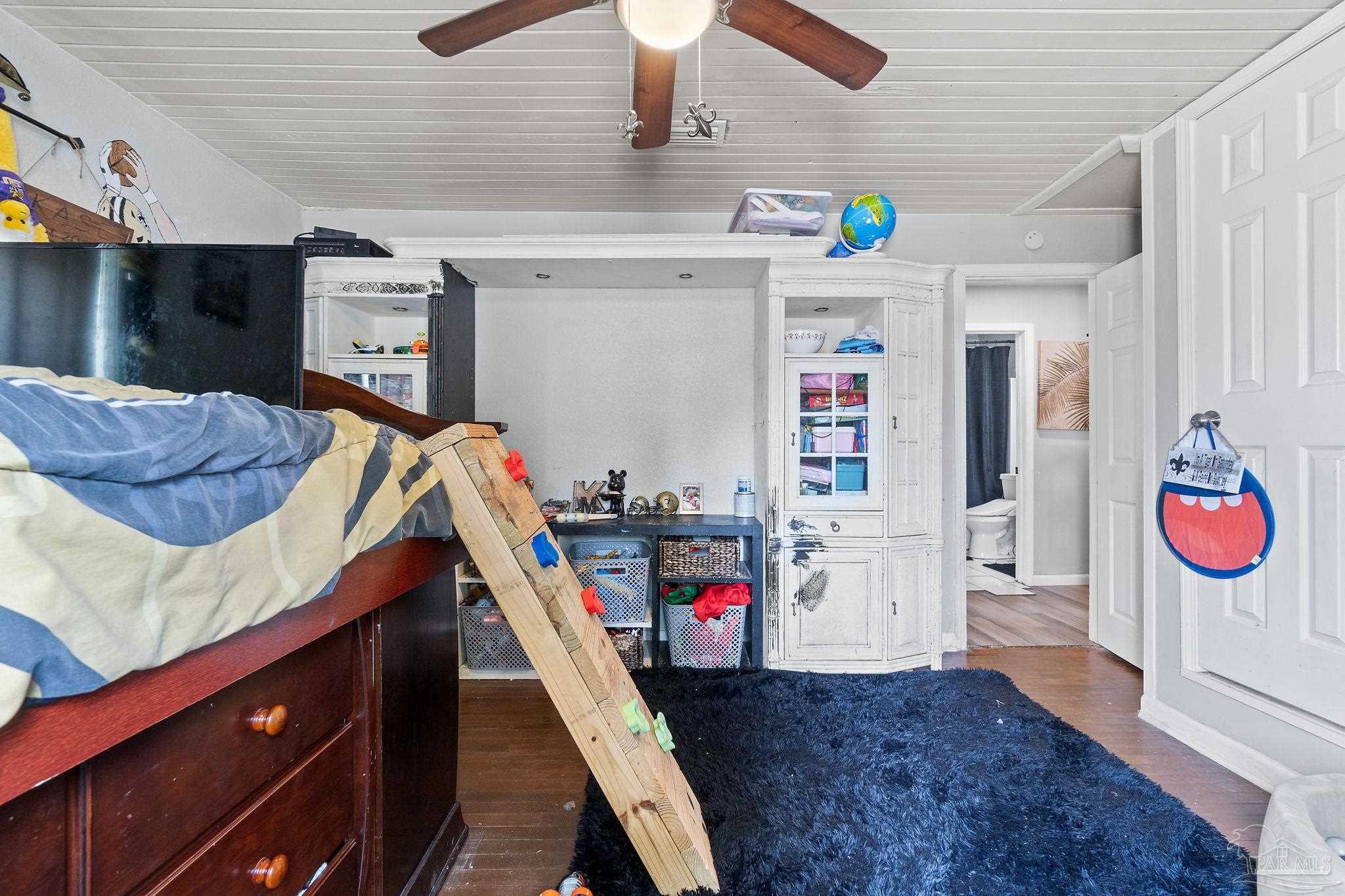 10610 Chemstrand Road Pensacola, FL 32514 - Photo 21 of 42 a utility room with dryer and washer