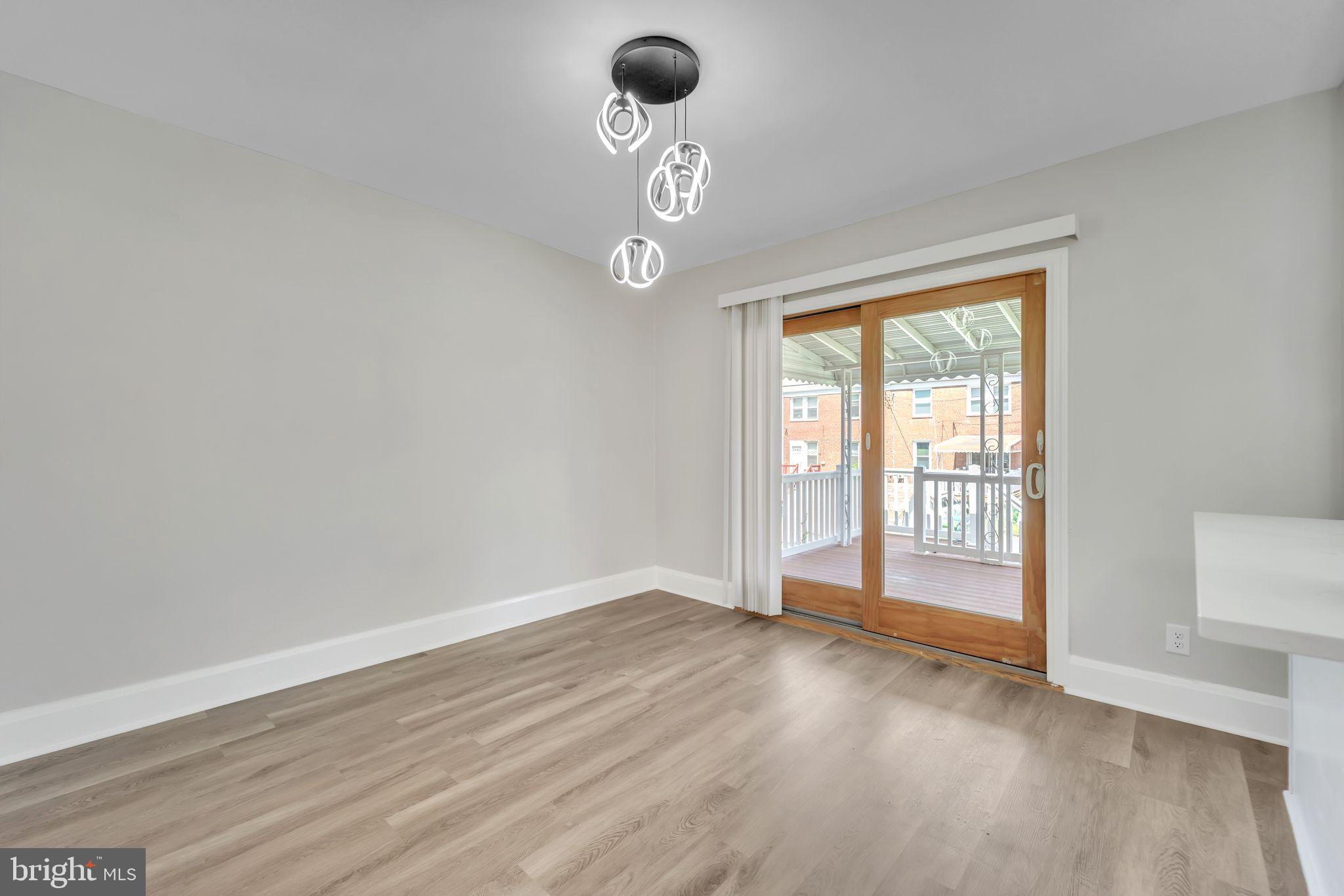4010 Annellen Road Baltimore, MD 21215 - Photo 11 of 30 Light and Bright!