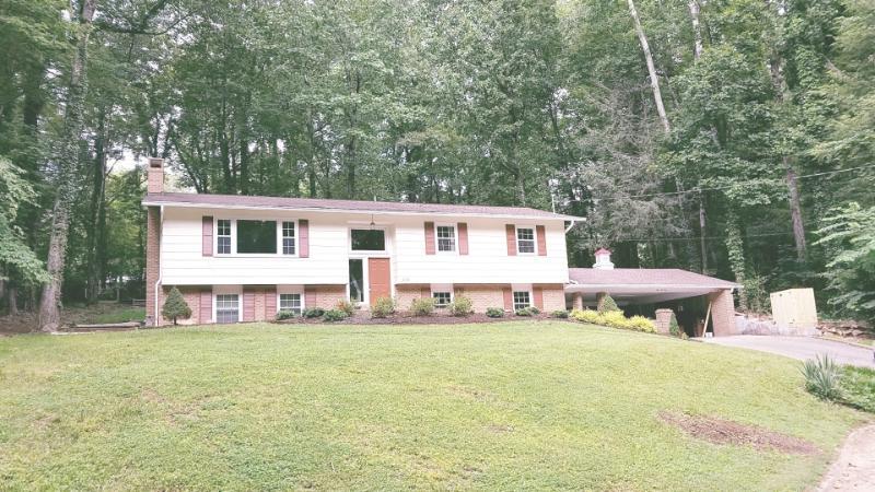 109 Newton Lane Oak Ridge, TN 37830 - Photo 2 of 40 Move on In!