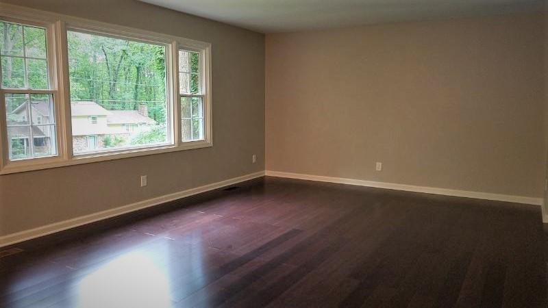 109 Newton Lane Oak Ridge, TN 37830 - Photo 4 of 40 Formal Living Room