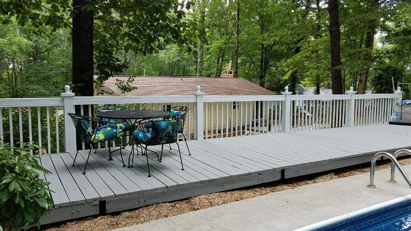 109 Newton Lane Oak Ridge, TN 37830 - Photo 36 of 40 Poolside Deck!