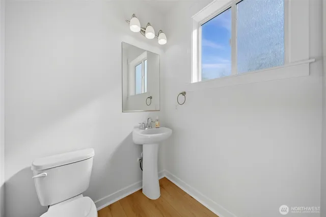 a view of entryway and hall