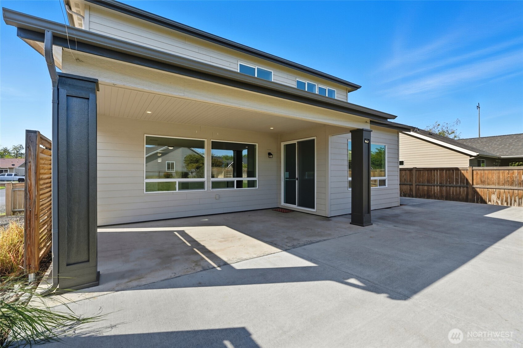 476 Reserve Way Walla Walla, WA 99362 - Photo 34 of 40 a view of a house with porch