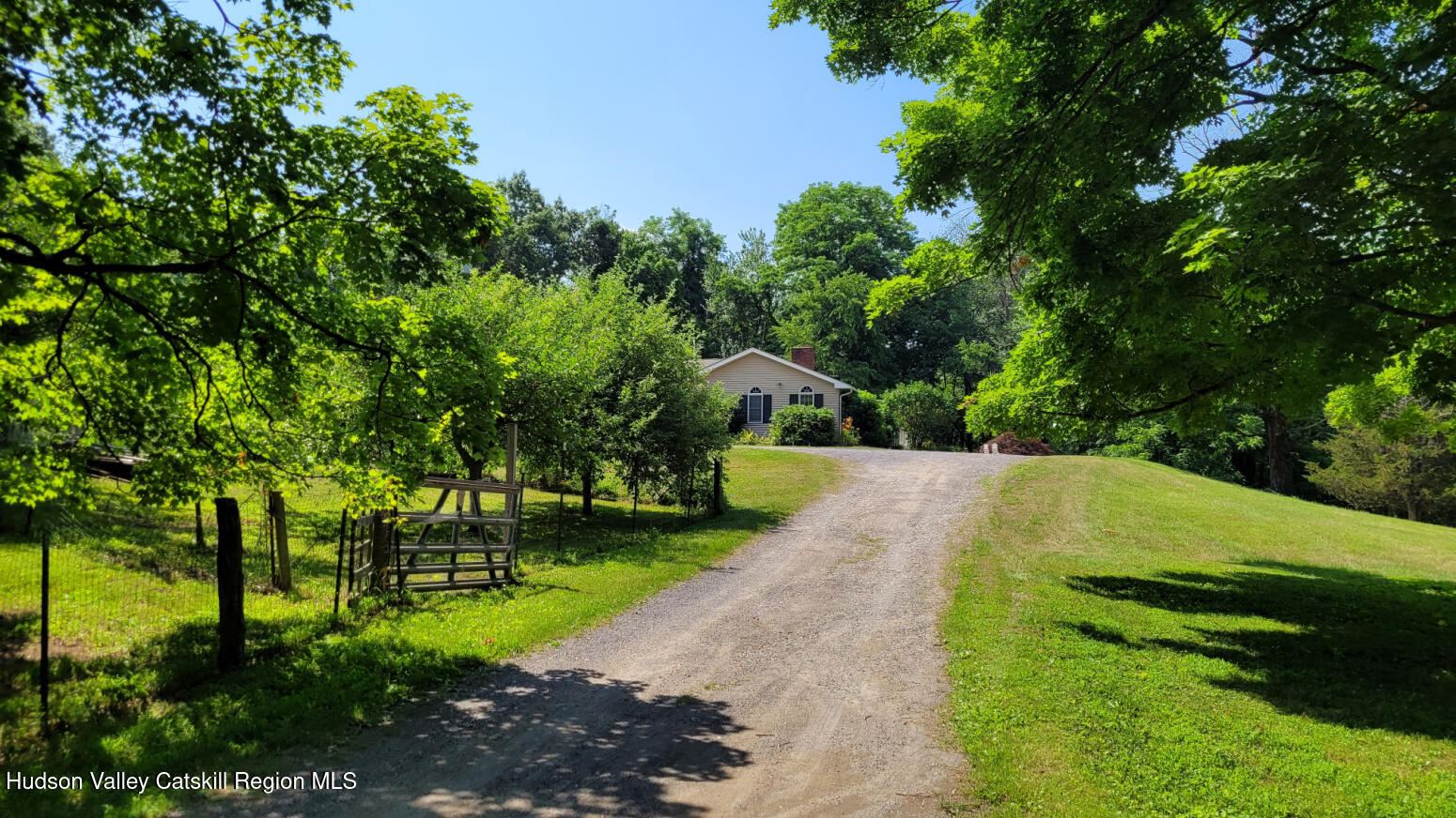 32 Old Rte 199 Red Hook, NY 12571 - Photo 42 of 44 Driveway