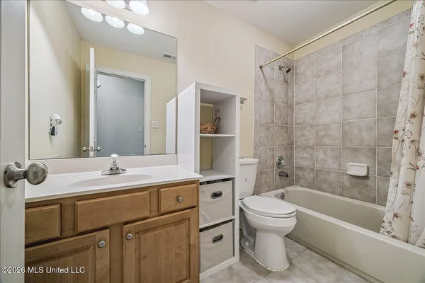 $419,900 | 4140 Three Hawks Drive West, Olive Branch, MS 38654