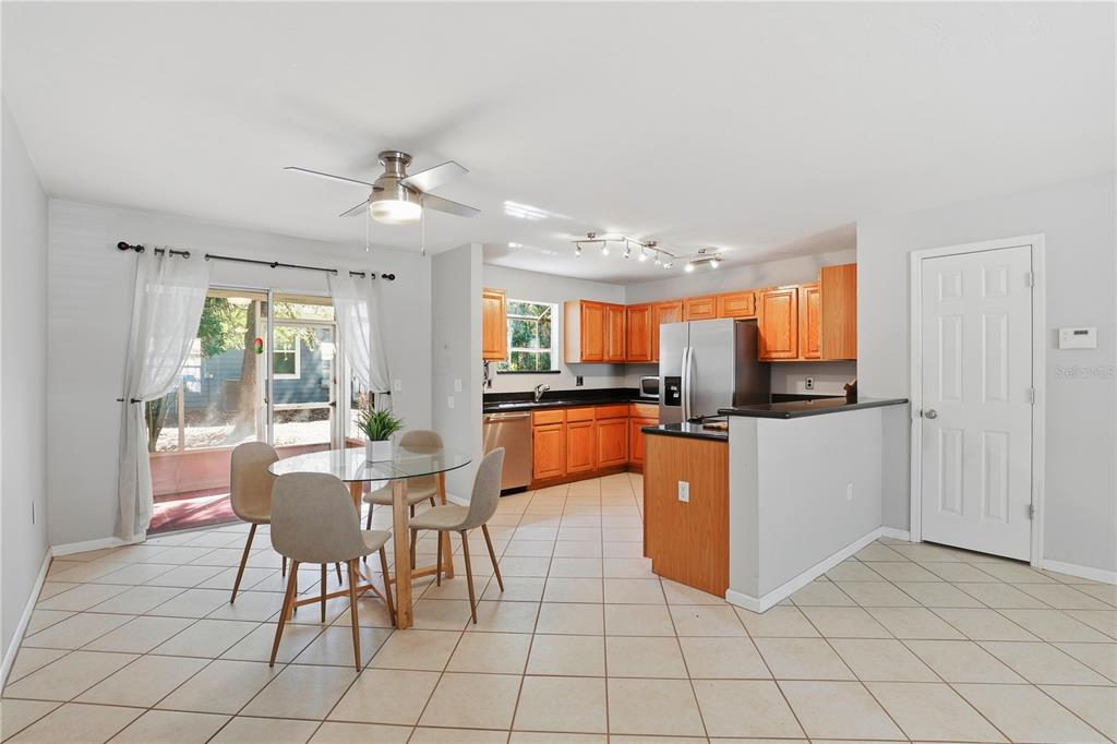 5262 Southwest 97 Drive Gainesville, FL 32608 - Photo 9 of 31