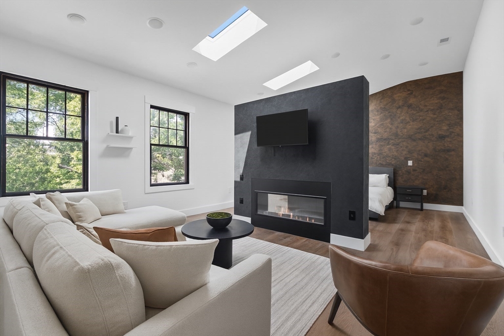 19 A Shirley Road Medford, MA 02155 - Photo 4 of 17