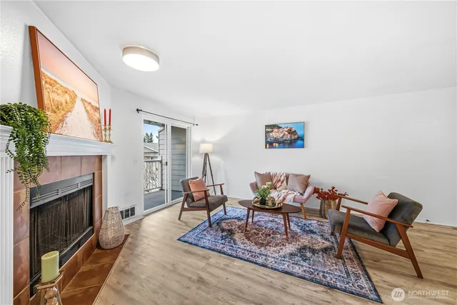 $339,700 | 1144 North 198th Street, Unit E304, Shoreline, WA 98133