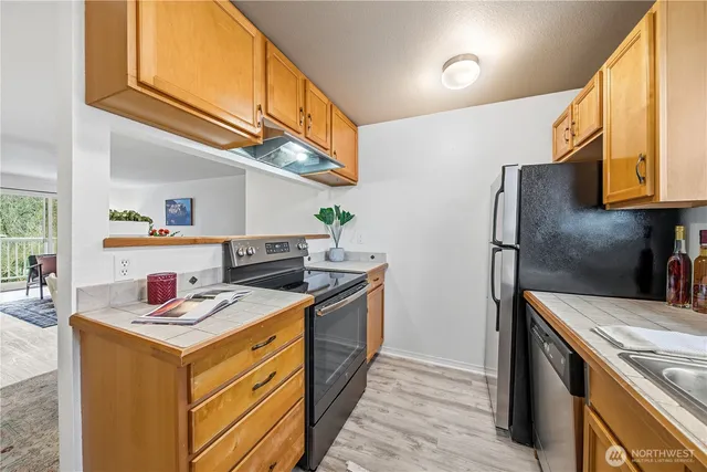 $339,700 | 1144 North 198th Street, Unit E304, Shoreline, WA 98133