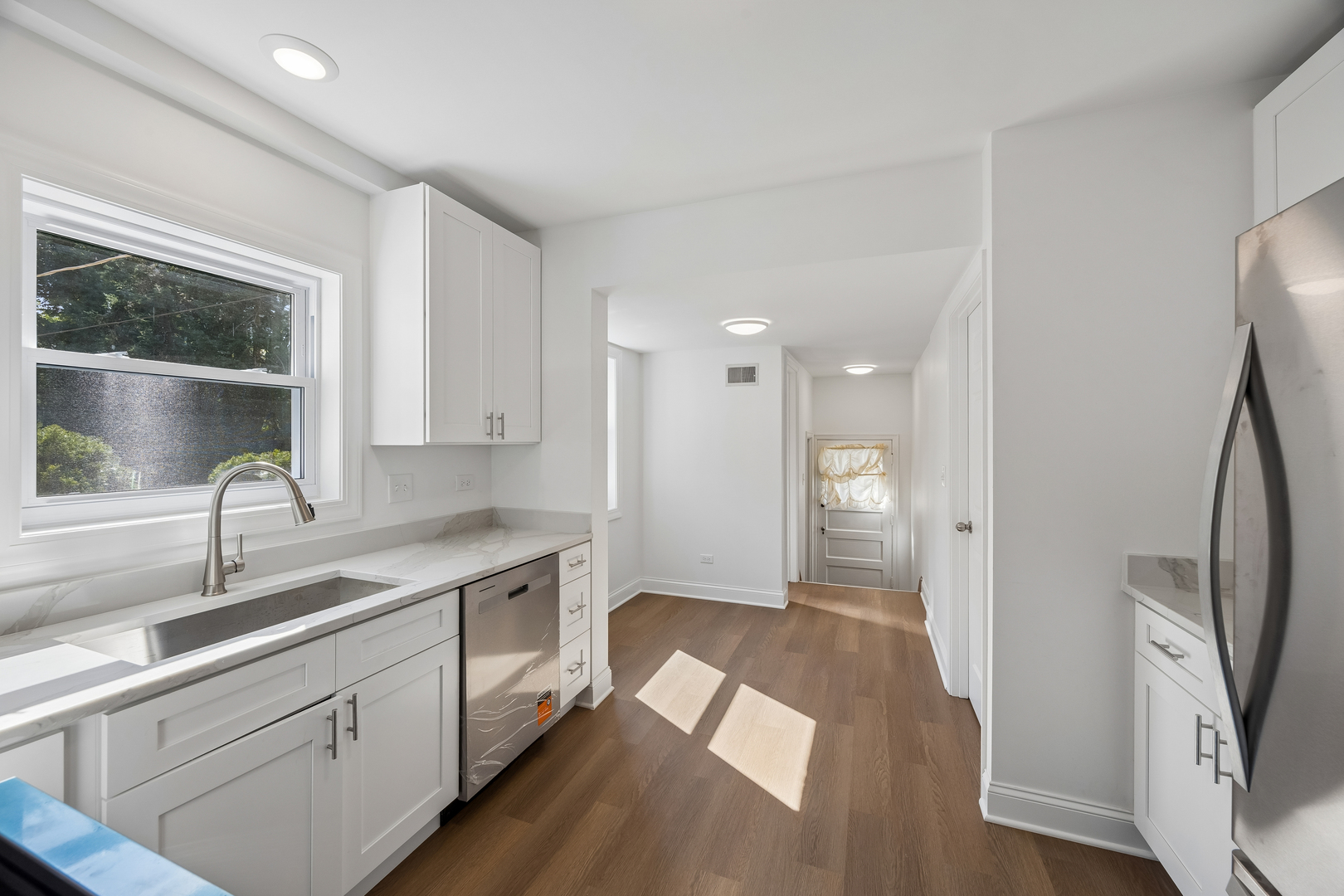 241 Southcote Road Riverside, IL 60546 - Photo 10 of 21 Gallery Image 10