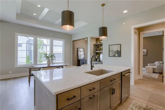 $1,050,000 | 13706 Pembroke Lane, Leawood, KS 66224