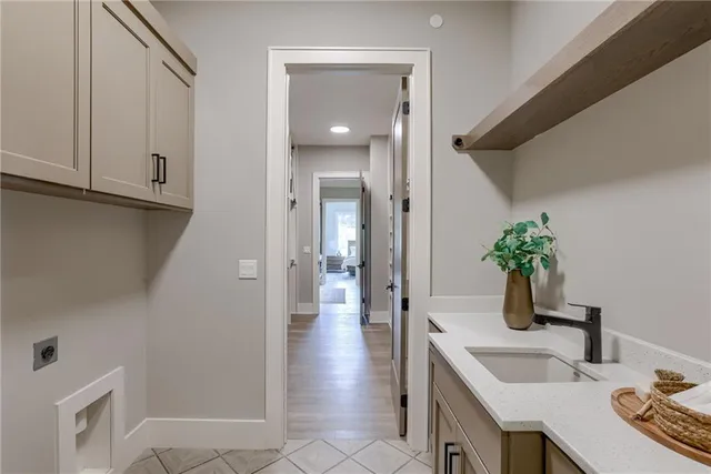 $1,050,000 | 13706 Pembroke Lane, Leawood, KS 66224