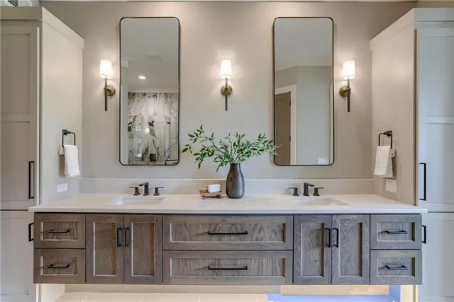 $1,050,000 | 13706 Pembroke Lane, Leawood, KS 66224