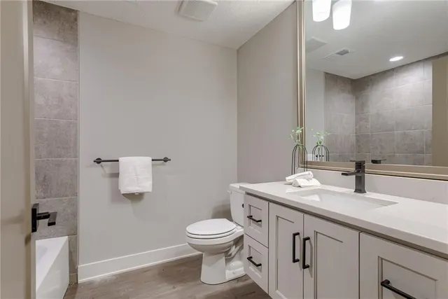 $1,050,000 | 13706 Pembroke Lane, Leawood, KS 66224