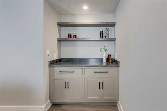 $1,050,000 | 13706 Pembroke Lane, Leawood, KS 66224