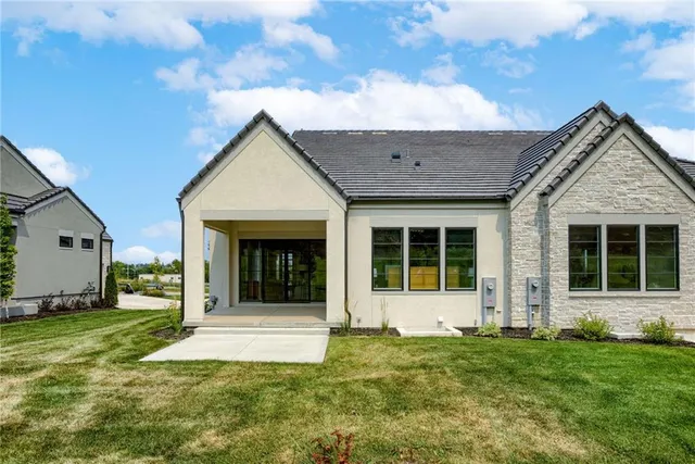 $1,080,854 | 13706 Pembroke Lane, Leawood, KS 66224