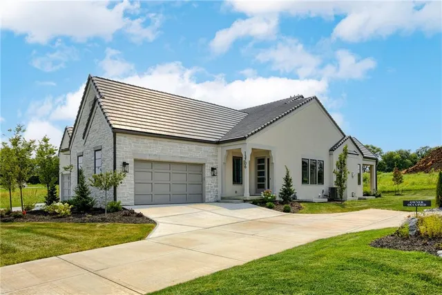 $1,080,854 | 13706 Pembroke Lane, Leawood, KS 66224