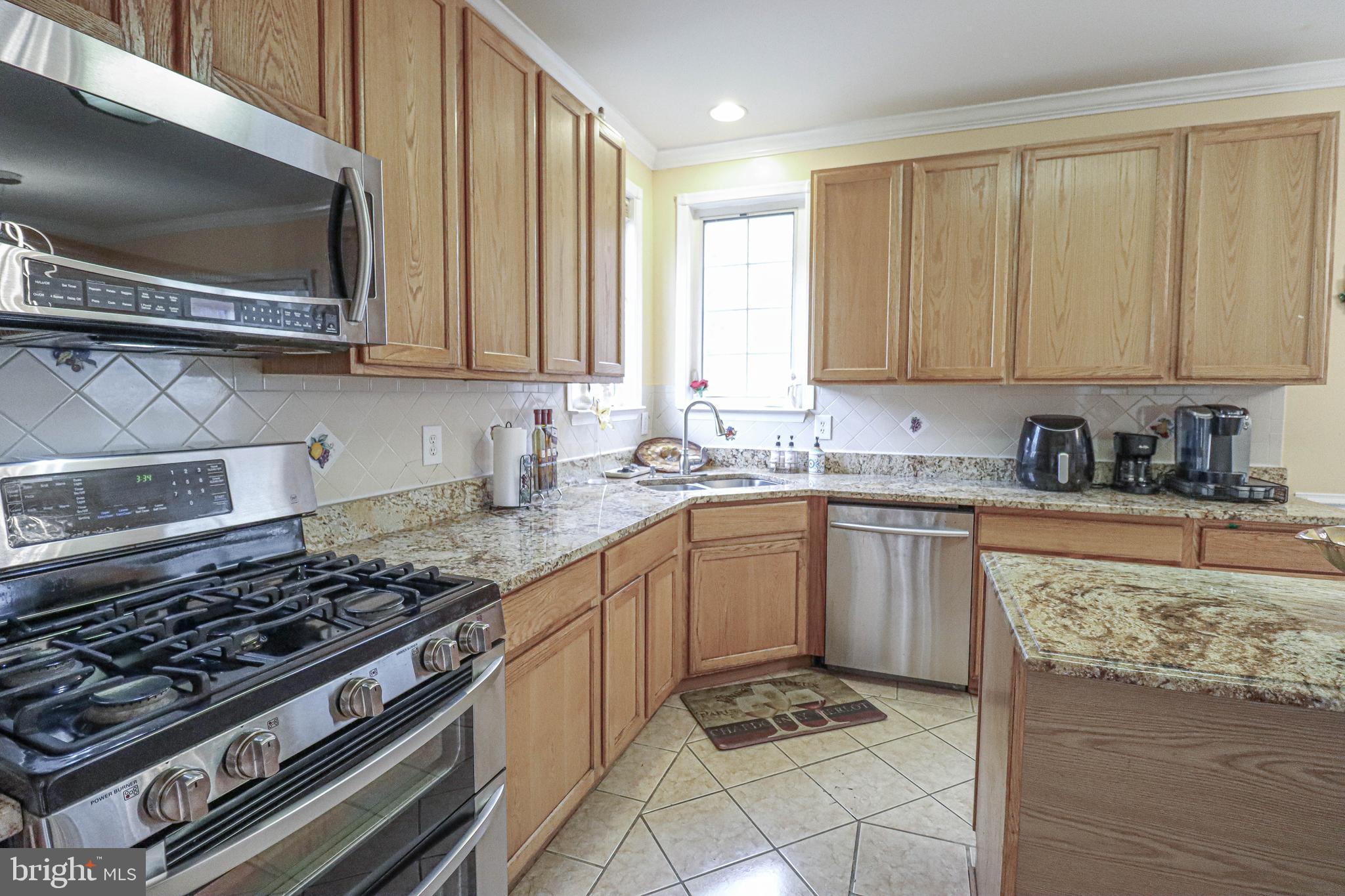 8910 Fox Park Road Clinton, MD 20735 - Photo 14 of 46 Kitchen View
