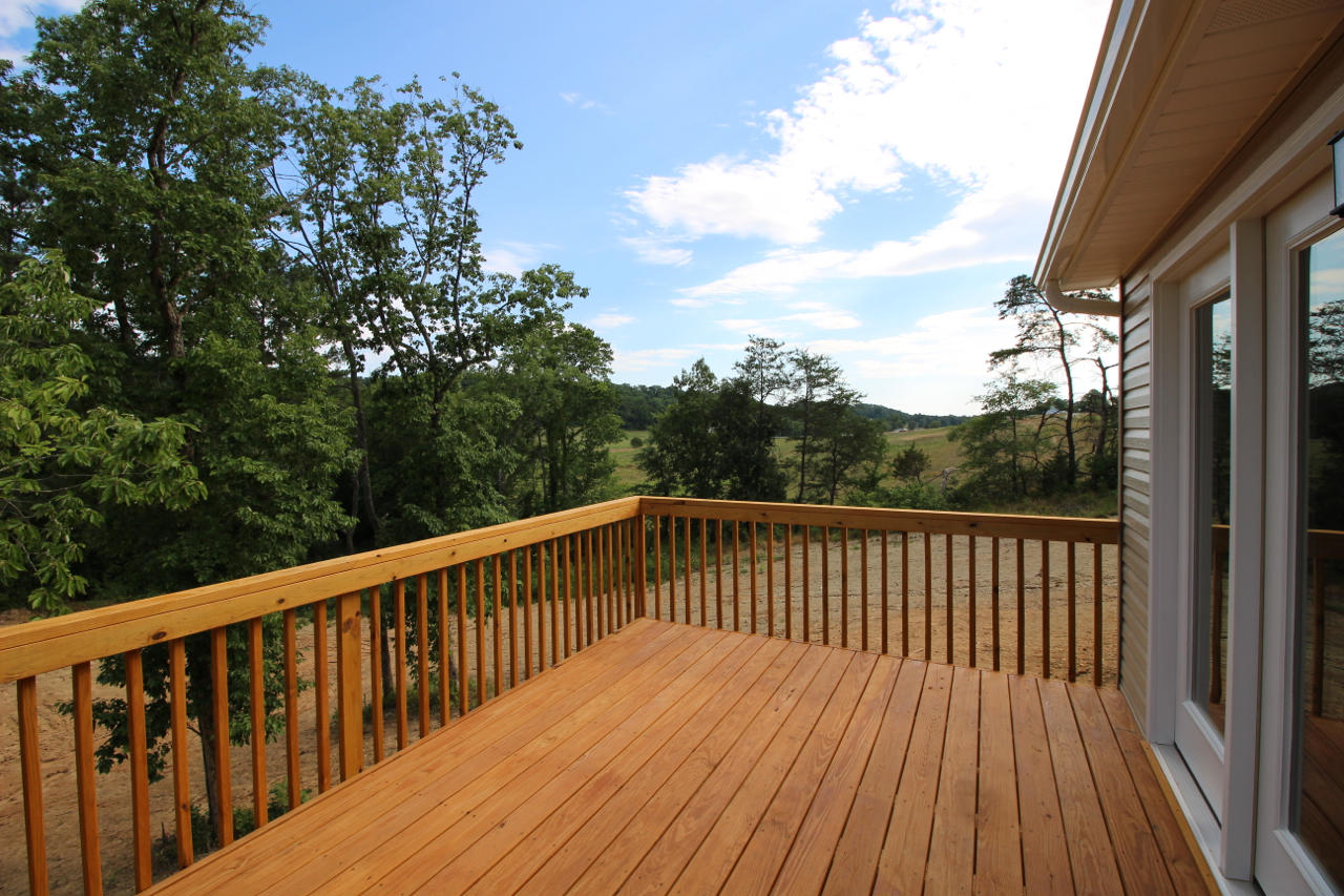1968 Creswell Road Seymour, TN 37865 - Photo 31 of 39 deck