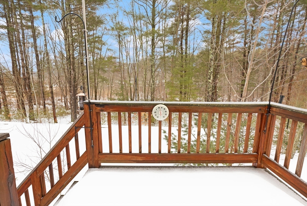 41 Boston Road, Unit 485 Billerica, MA 01862 - Photo 6 of 19 a view of a wooden fence