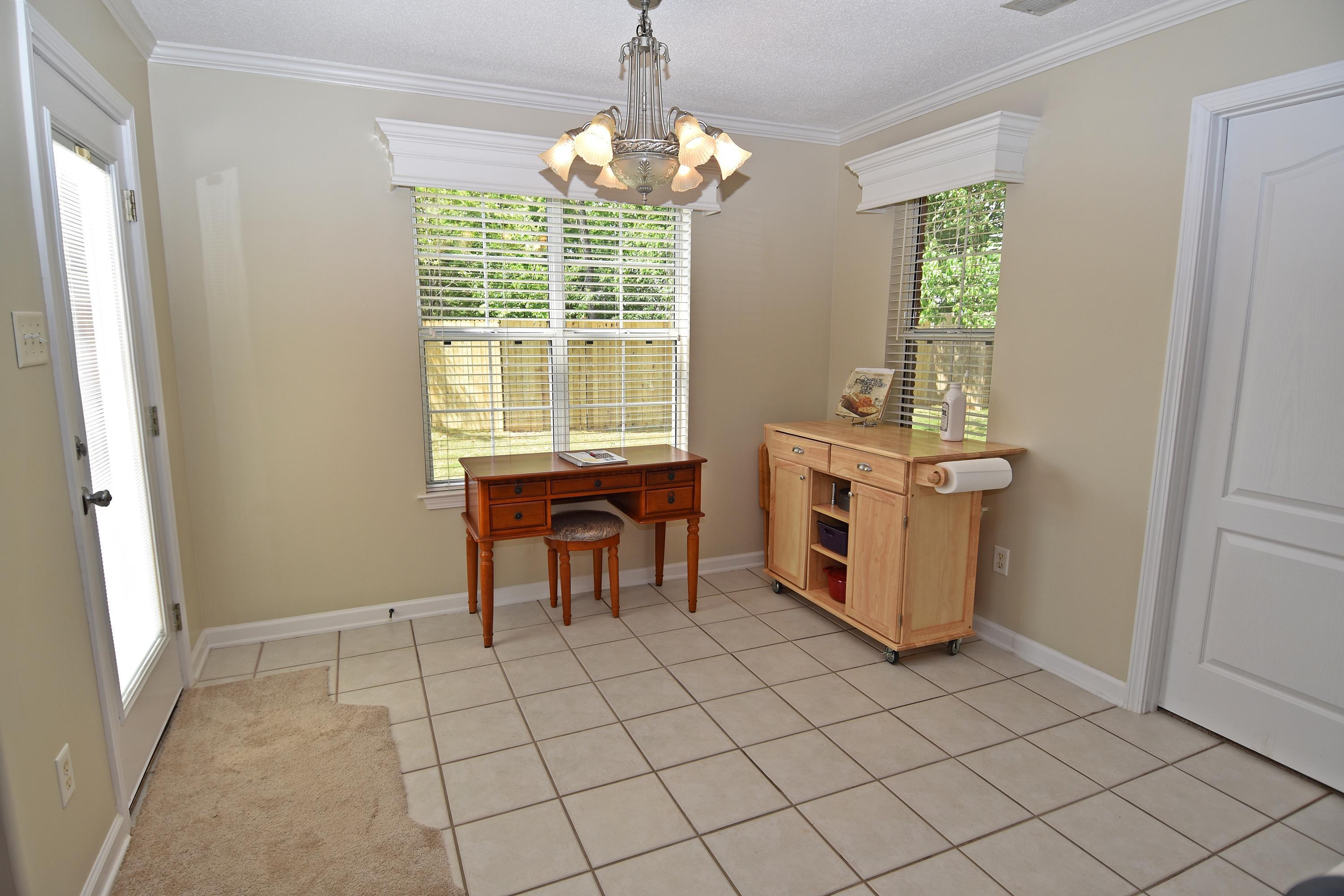 9969 Alexanders Ridge Drive Olive Branch, MS 38654 - Photo 12 of 27 Breakfast Room