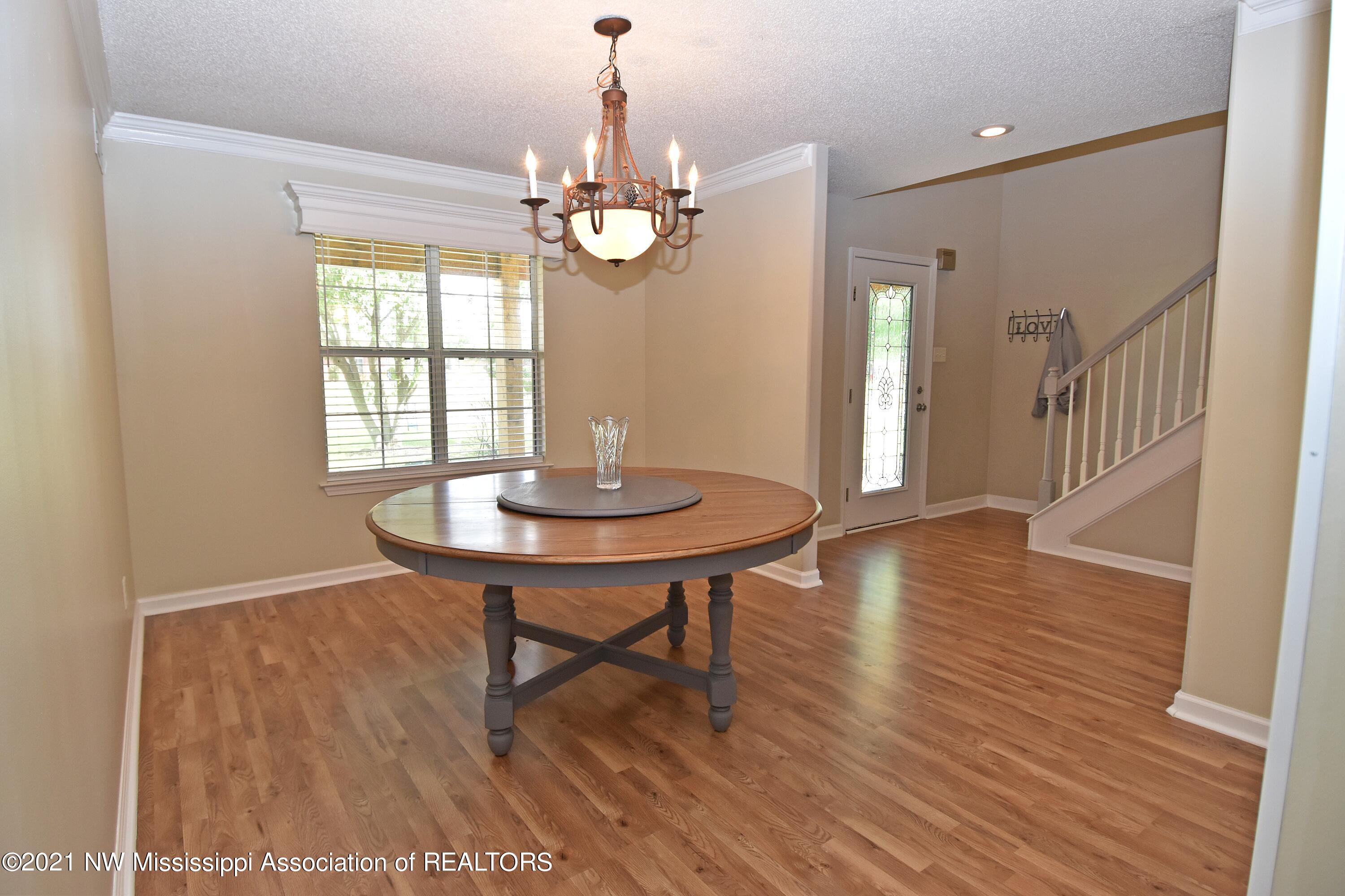 9969 Alexanders Ridge Drive Olive Branch, MS 38654 - Photo 6 of 27 Dining Room