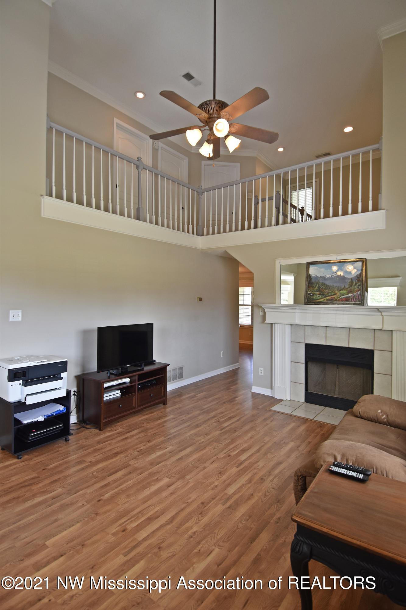 9969 Alexanders Ridge Drive Olive Branch, MS 38654 - Photo 8 of 27 Great Room