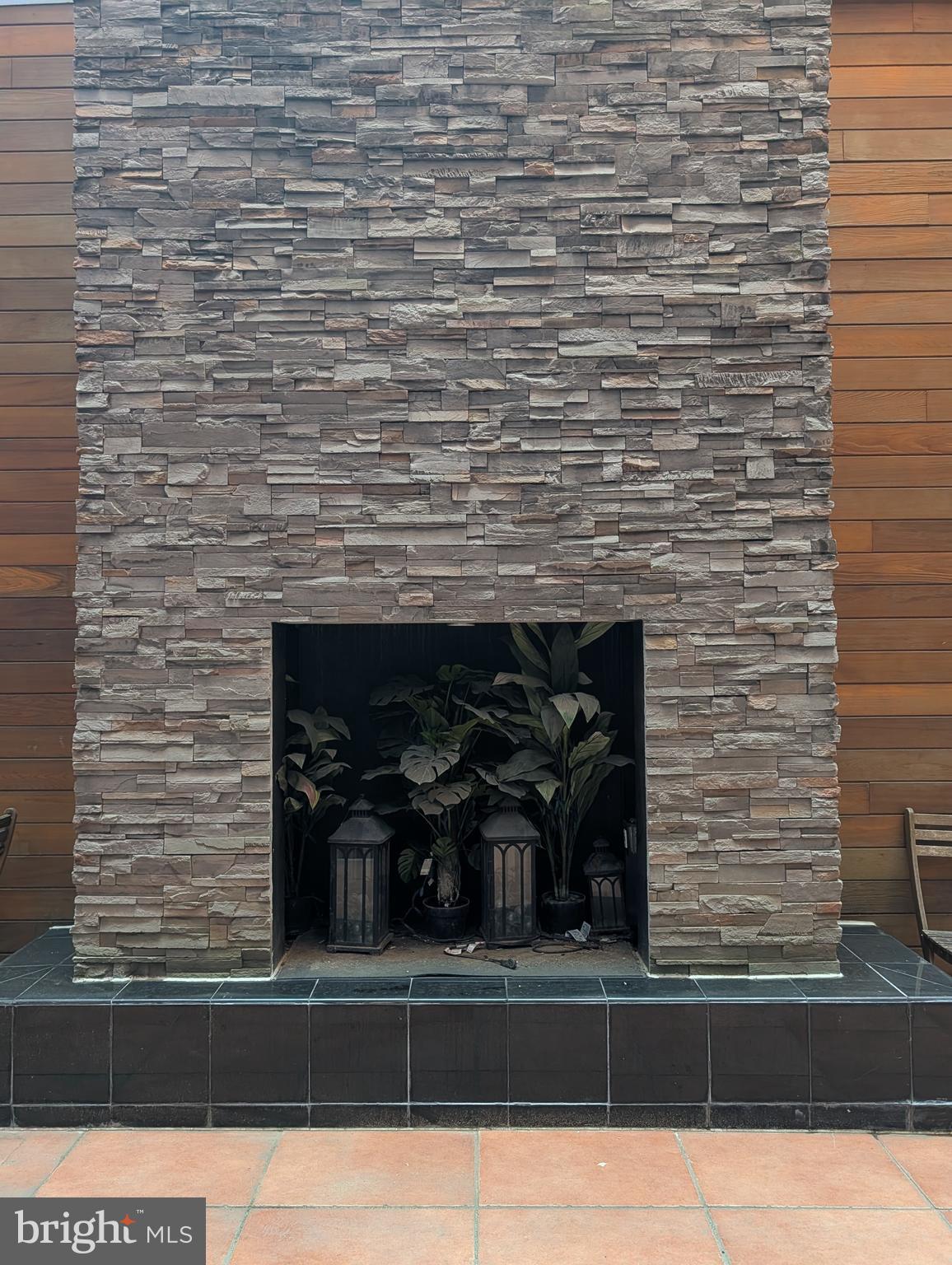 20 Letitia Street, Unit 3B Philadelphia, PA 19106 - Photo 34 of 40 Fireplace in Lobby Social Room