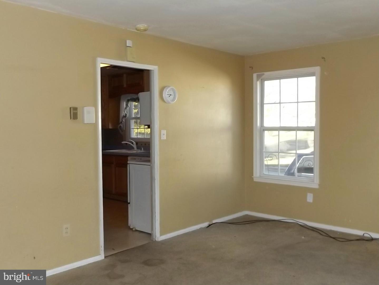 12001 Ridge Road King George, VA 22485 - Photo 3 of 15 Living Room