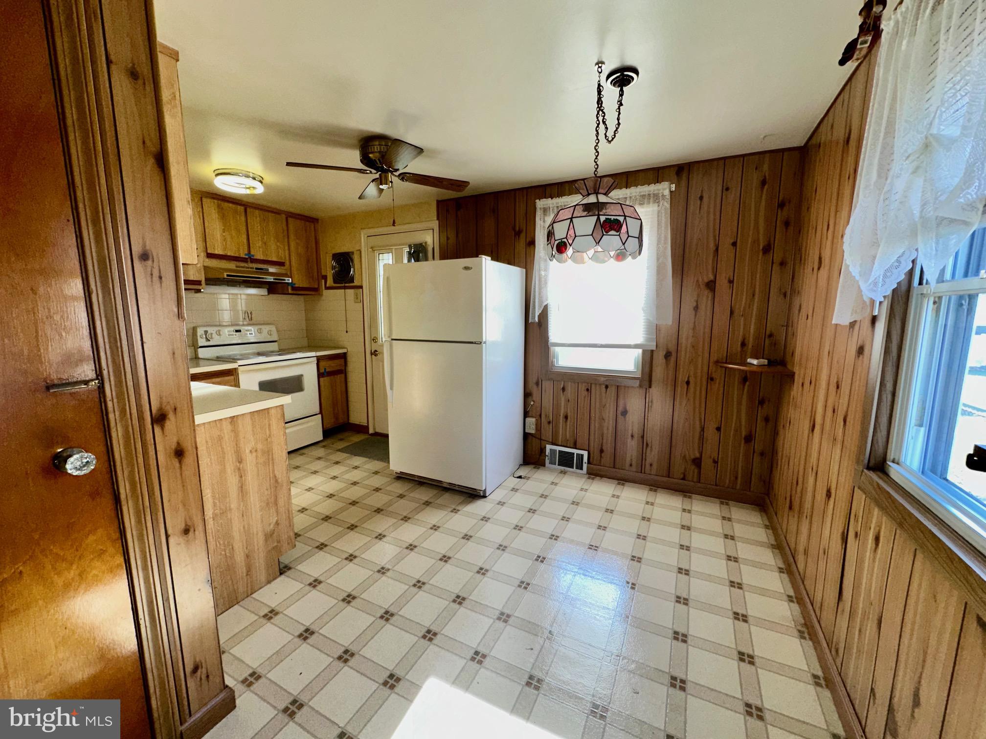 33 Norwyn Road Hatboro, PA 19040 - Photo 8 of 25 Dining Area
