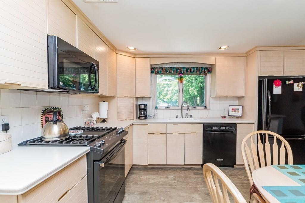 9 Carell Road Peabody, MA 01960 - Photo 8 of 24 Gallery Image 8