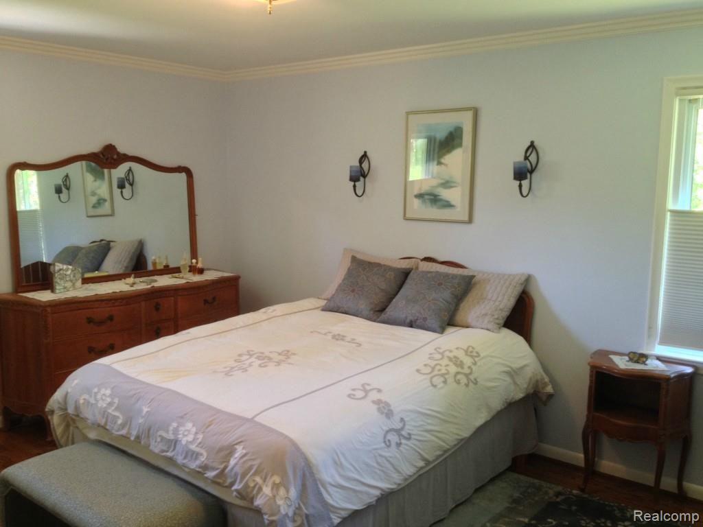236 Stephens Road Grosse Pointe, MI 48236 - Photo 11 of 23 Master Bedroom .jpg