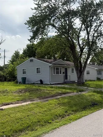 $105,000 | 28 School Street, Cahokia, IL 62206