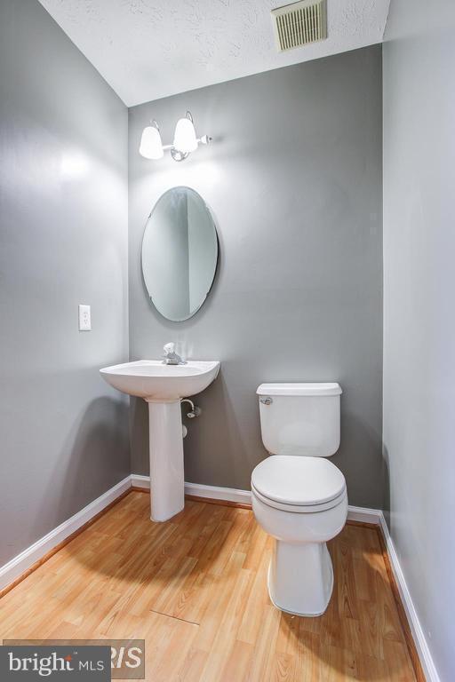 2648 Summers Ridge Drive Odenton, MD 21113 - Photo 11 of 27 Bath - Main Level Powder Room