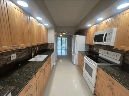 $270,000 | 571 Southwest 141st Avenue, Unit 212N, Pembroke Pines, FL 33027