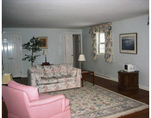 15 Meadowbrook Road Dover, MA 02030 - Photo 4 of 25 Gallery Image 4