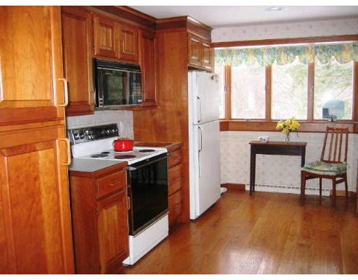 15 Meadowbrook Road Dover, MA 02030 - Photo 8 of 25 Gallery Image 8
