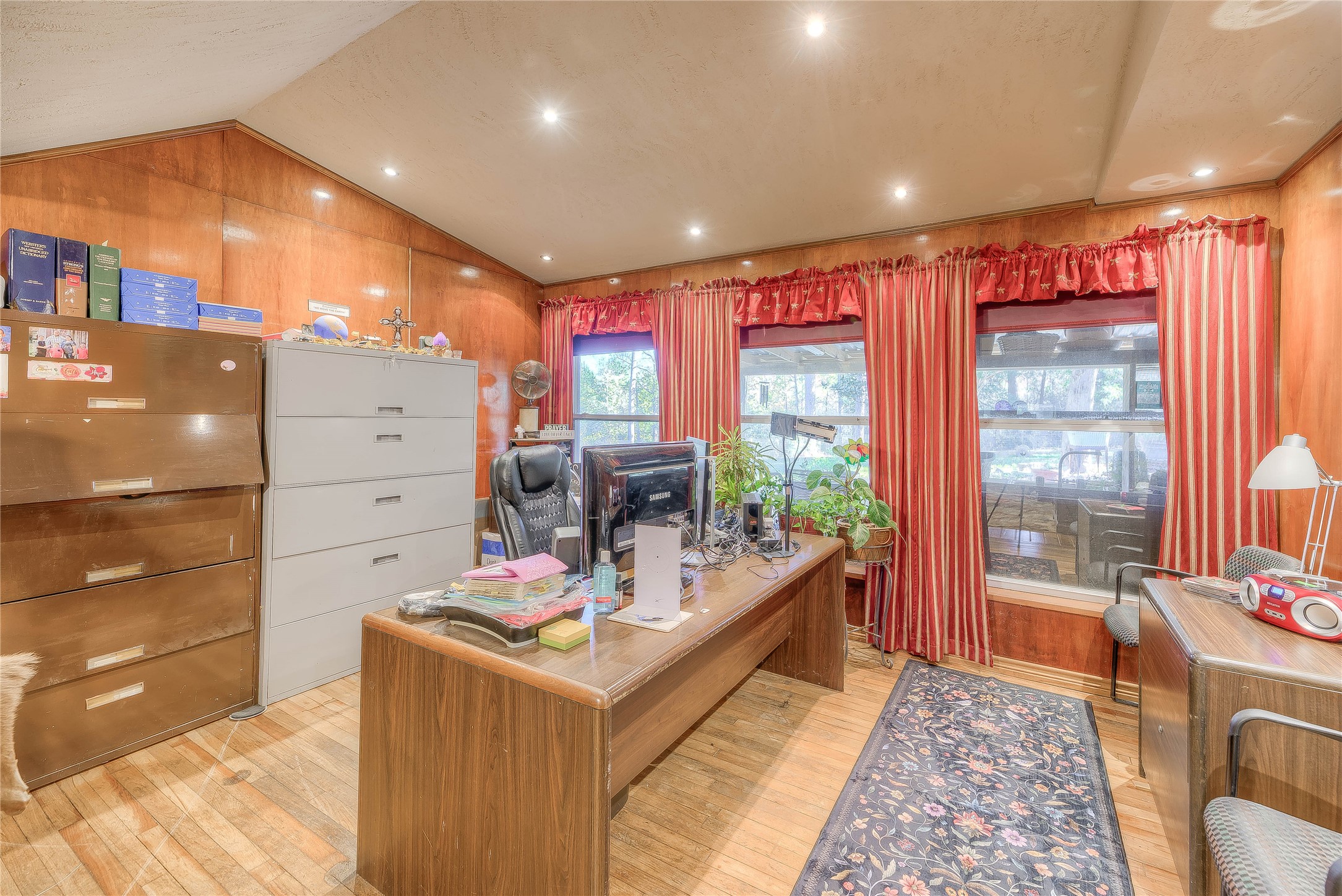 300 L Green Road Cleveland, TX 77328 - Photo 12 of 44 a very nice looking room with a large window