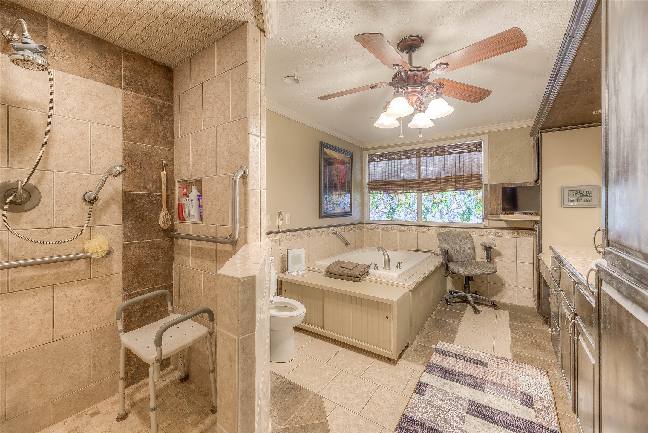 300 L Green Road Cleveland, TX 77328 - Photo 14 of 44 a living room with furniture and a large window