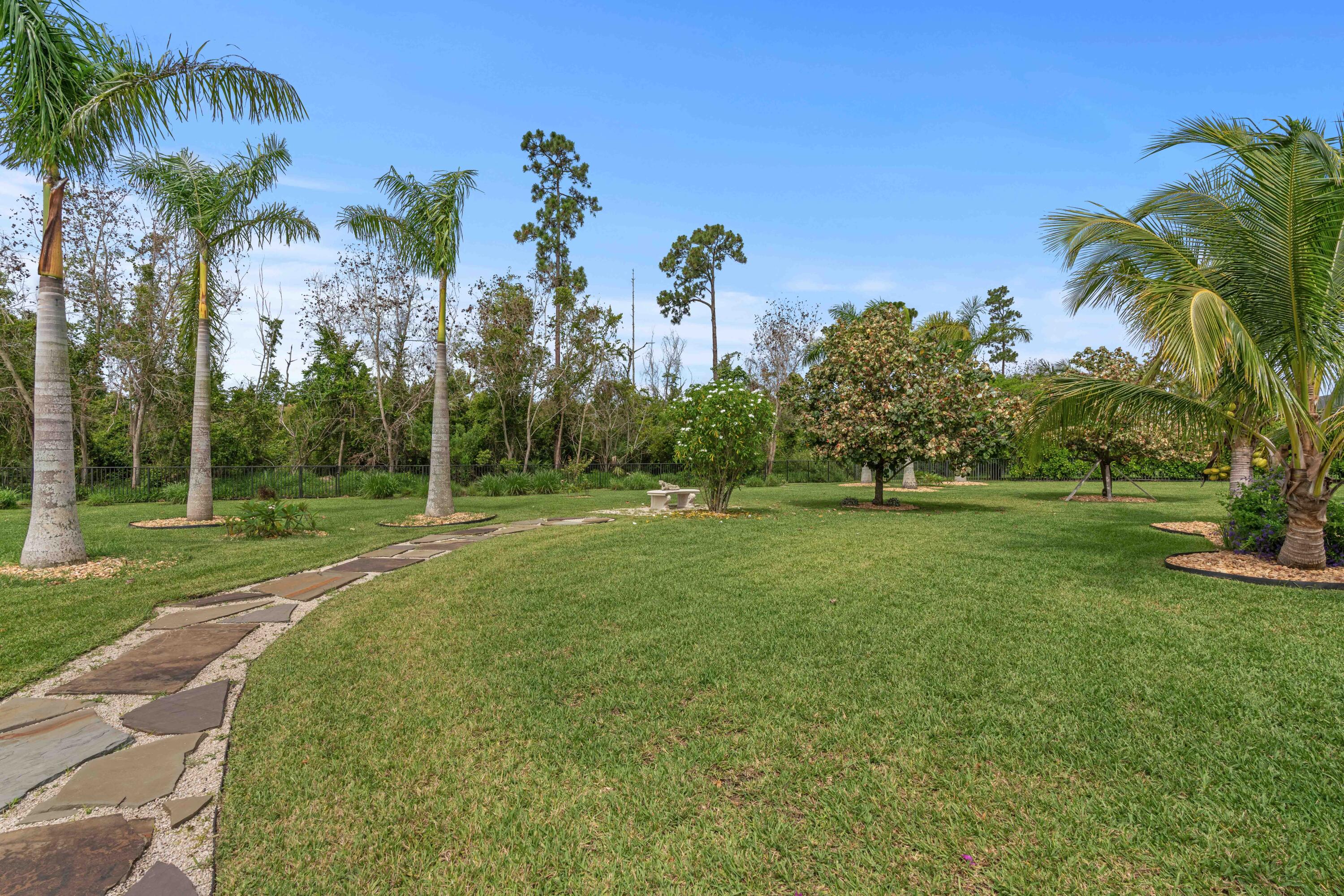 8208 Southeast Red Root Way Jupiter, FL 33458 - Photo 100 of 113 Backyard