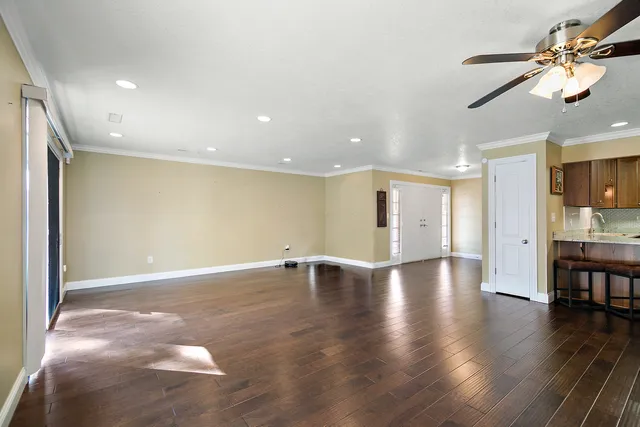 $400,000 | 1305 Oaktree Lane, Kankakee, IL 60901