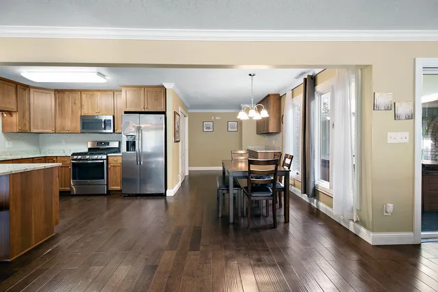 $400,000 | 1305 Oaktree Lane, Kankakee, IL 60901