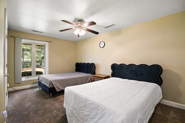 $400,000 | 1305 Oaktree Lane, Kankakee, IL 60901