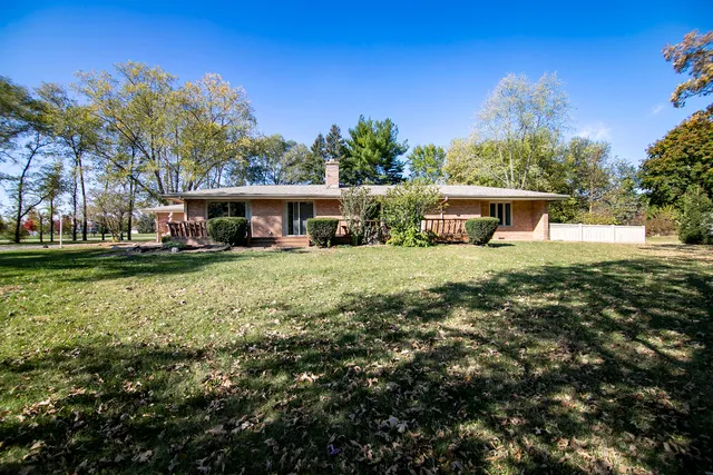 $400,000 | 1305 Oaktree Lane, Kankakee, IL 60901