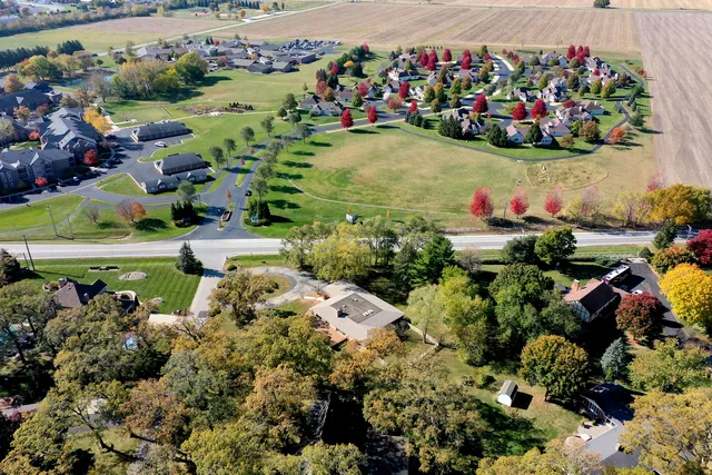 $400,000 | 1305 Oaktree Lane, Kankakee, IL 60901