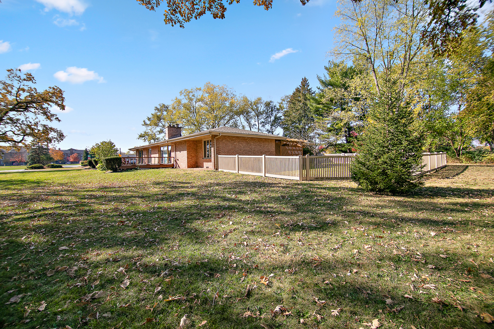 1305 Oaktree Lane Kankakee, IL 60901 - Photo 8 of 47 a house view with a garden space