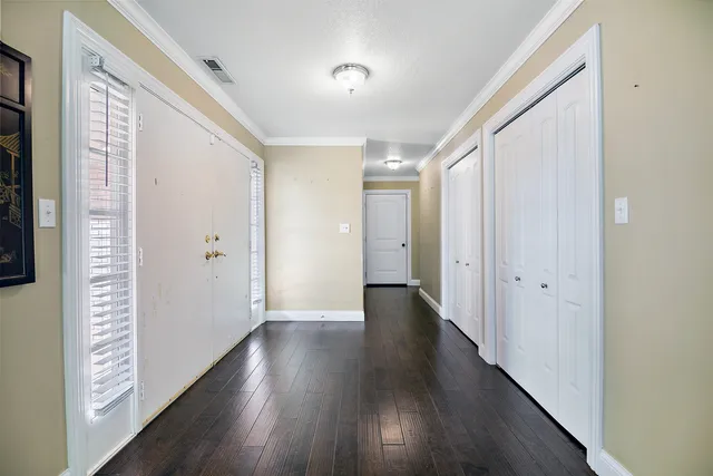 $400,000 | 1305 Oaktree Lane, Kankakee, IL 60901