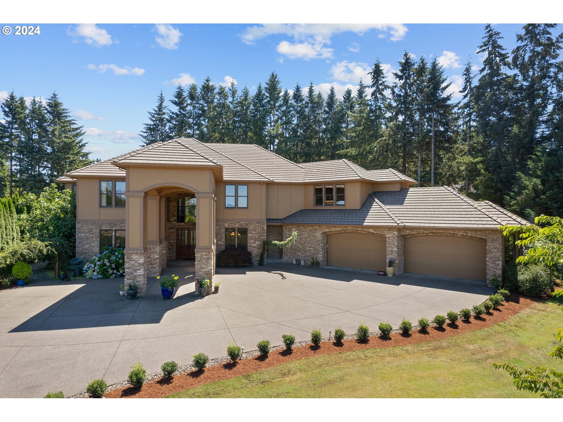 5624 Southwest Meridian Way Tualatin, OR 97062 - Photo 1 of 48 Gallery Image 1